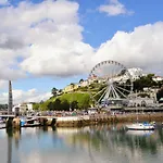 Torbay Rise - With Pool, Hot Tub, Sauna, Gym, Games And Cinema Room; Sea Views